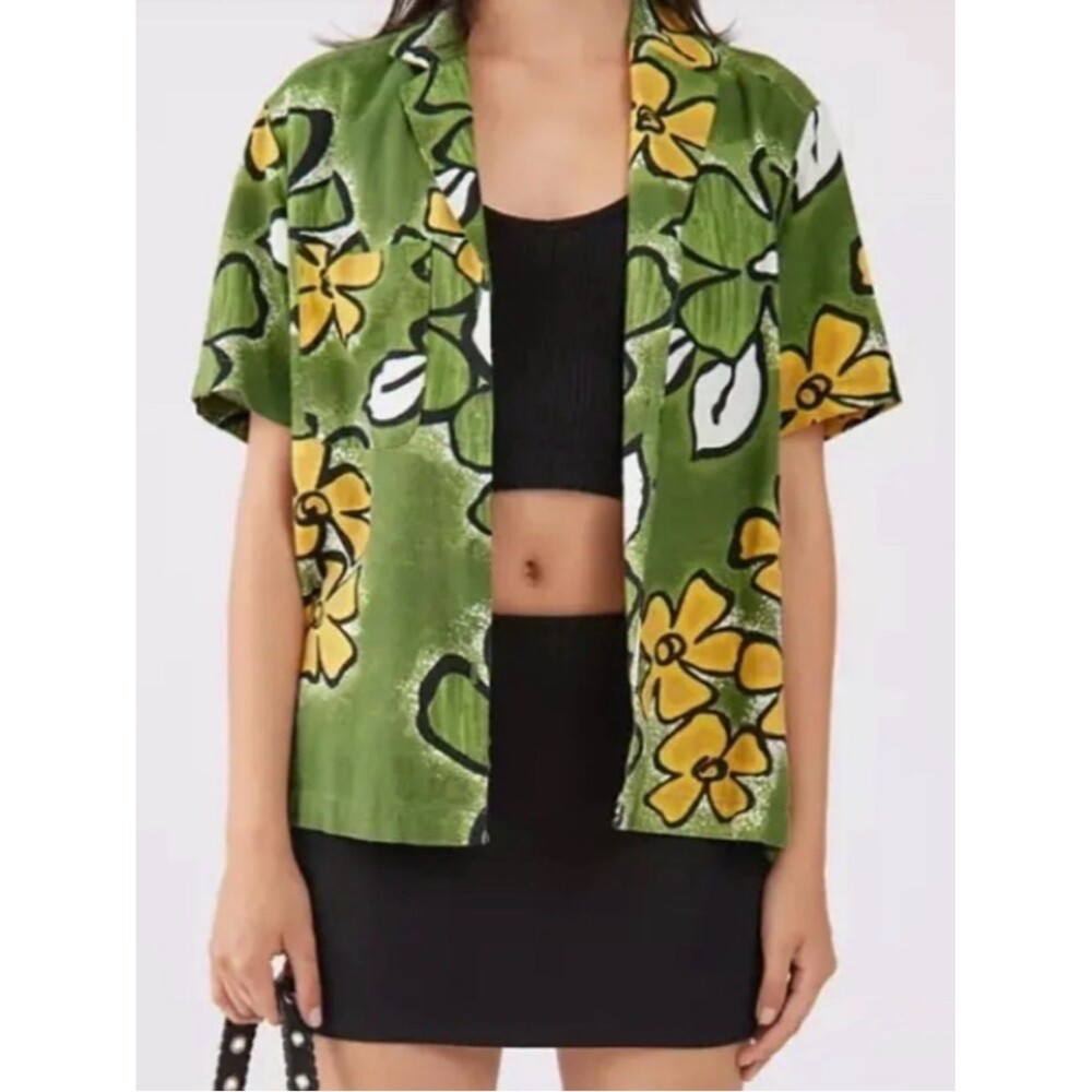 Urban Outfitters BDG Dylan Souvenir Linen Tropical Button Down Top - Small